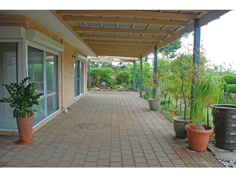 21 Stanley Grove, Winthrop WA 6150