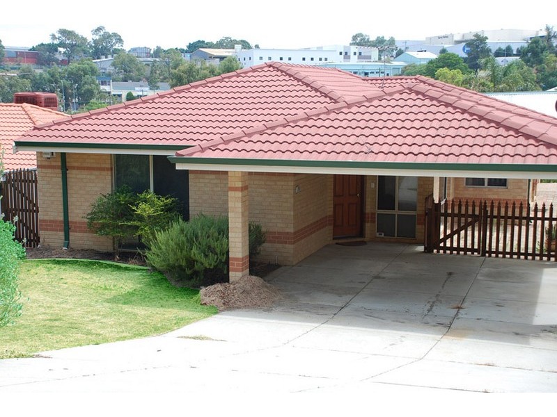 32 Lucas Street, Willagee WA 6156