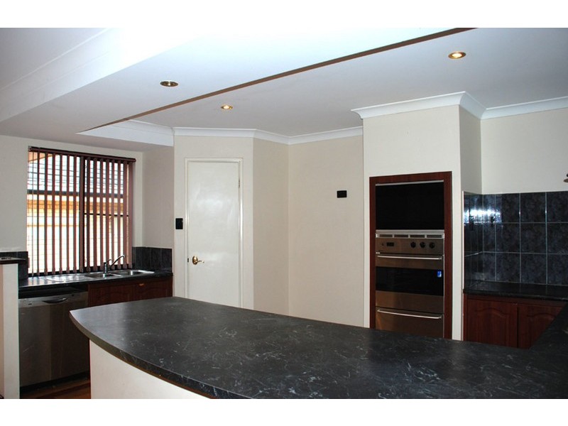 8 Wauhop Circle, Beeliar WA 6164