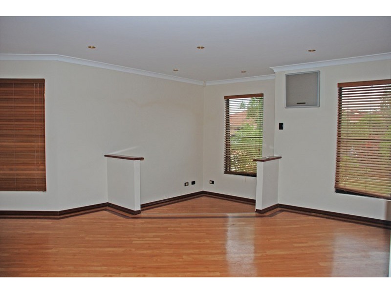 8 Wauhop Circle, Beeliar WA 6164