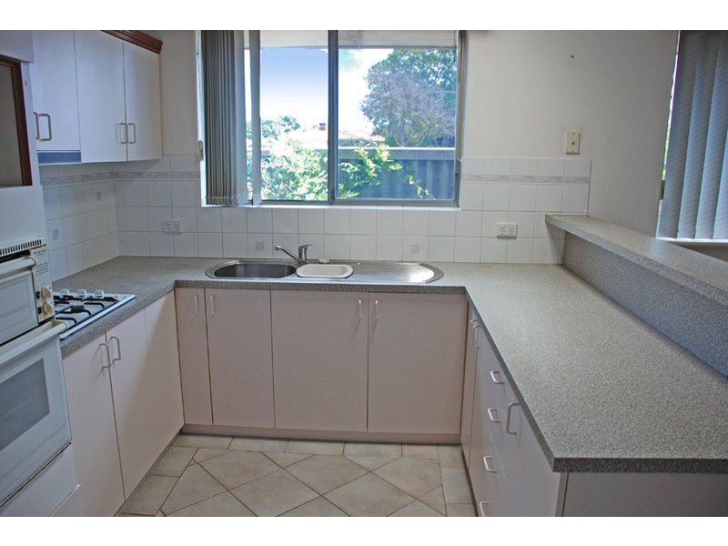 4 Hall Place, Kardinya WA 6163