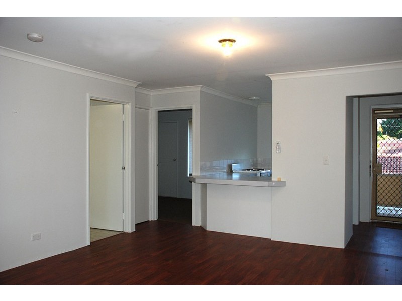 37/2 Pinewood Avenue, Kardinya WA 6163