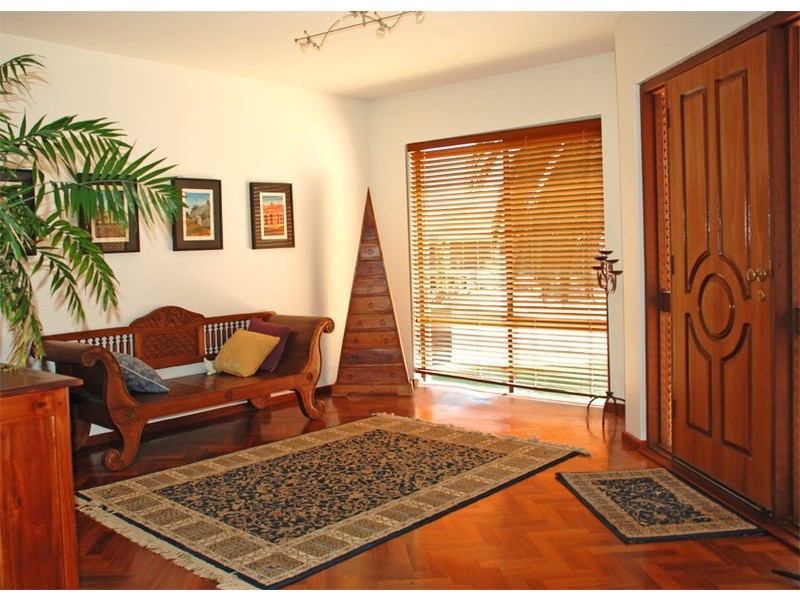 6 Cuttle Court, Mullaloo WA 6027