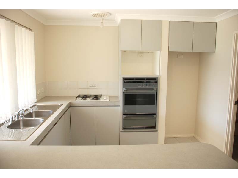2/17 Herndon Court, Cannington WA 6107