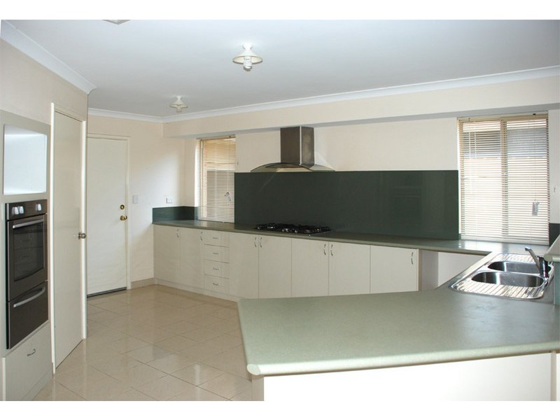 413 Wentworth Parade, Success WA 6164