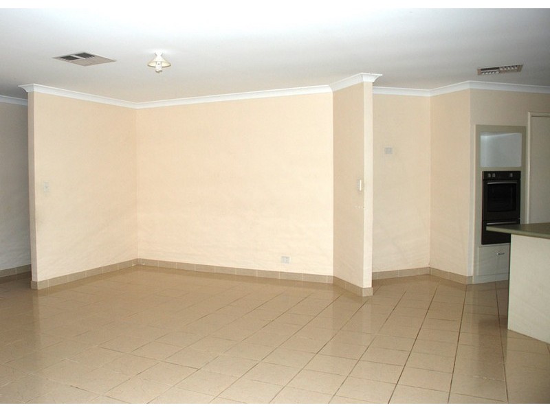 413 Wentworth Parade, Success WA 6164