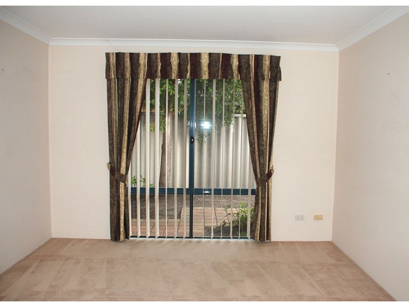 8 Holton Way, Cannington WA 6107