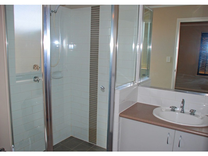 22/11 Hazlett Way, Canning Vale WA 6155