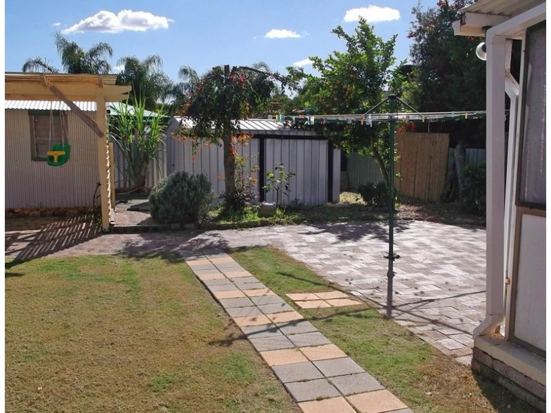 14 Lorenzo Street, Thornlie WA 6108