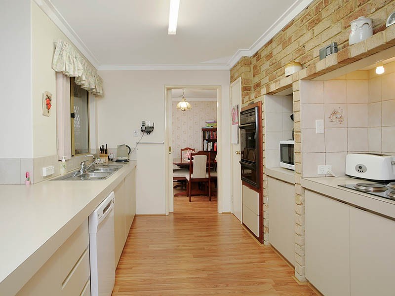 24 Hollingsworth Way, Leeming WA 6149