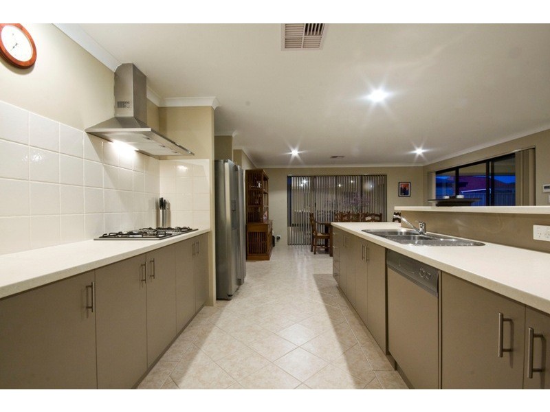 42 Whiteman Crescent, Bertram WA 6167