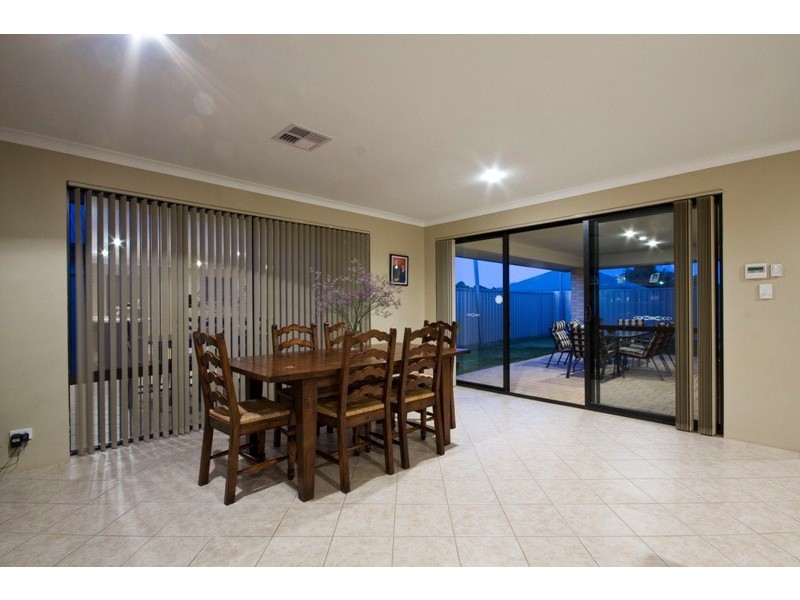 42 Whiteman Crescent, Bertram WA 6167