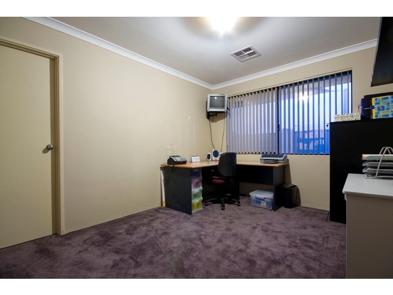42 Whiteman Crescent, Bertram WA 6167