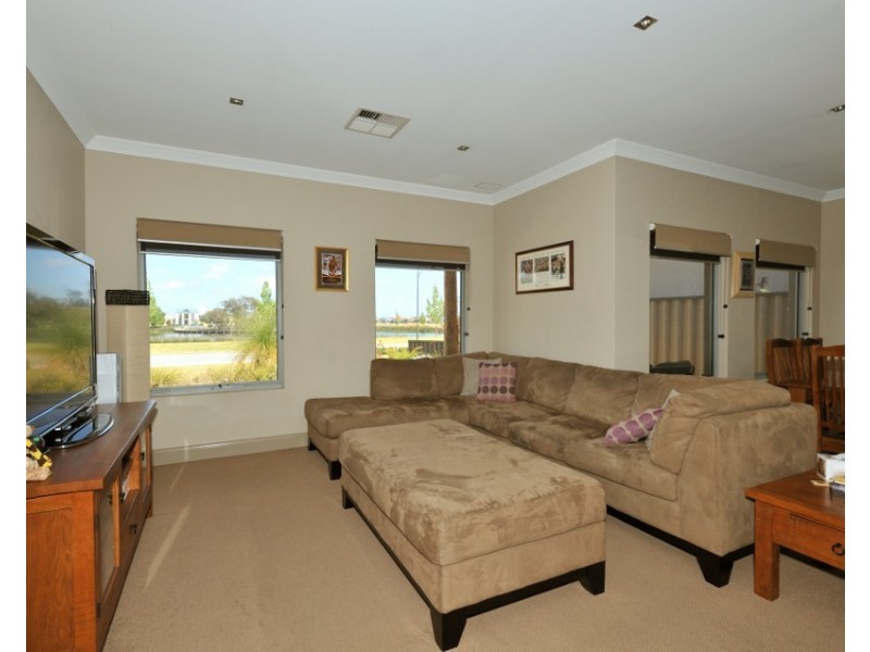 87 Aurora Drive, Atwell WA 6164
