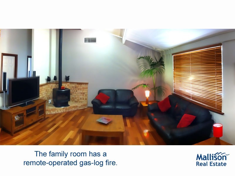 4 Fuller Close, Leeming WA 6149