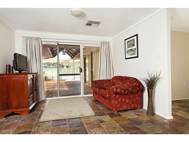 3 Bell Street, Thornlie WA 6108