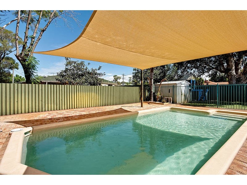 3 Bell Street, Thornlie WA 6108