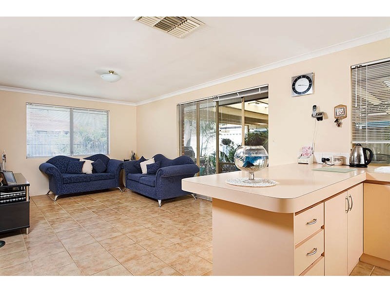 2 Cherniss Court, Success WA 6164