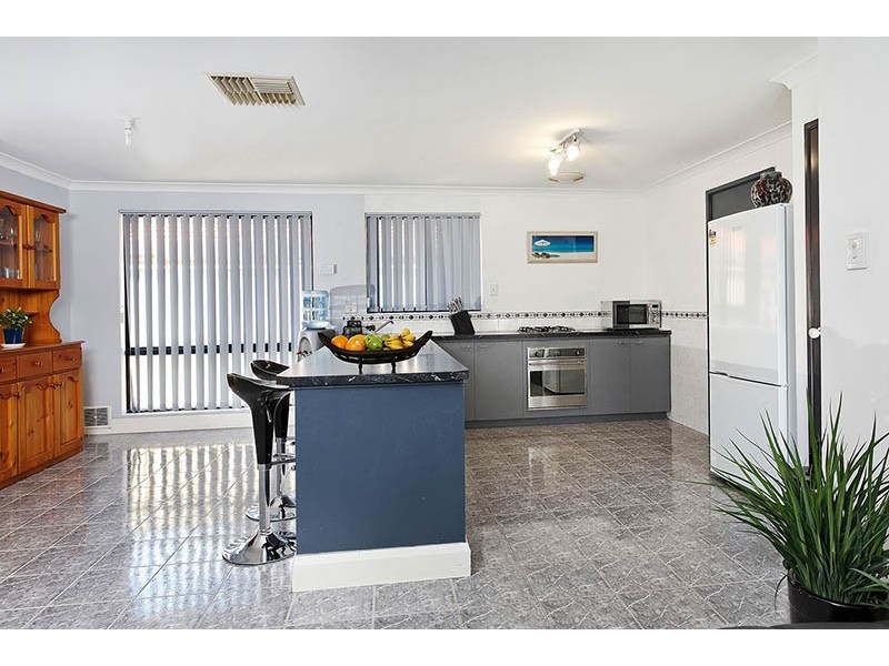 3 Hoop Place, Canning Vale WA 6155