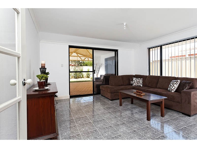 3 Hoop Place, Canning Vale WA 6155