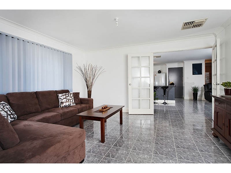 3 Hoop Place, Canning Vale WA 6155