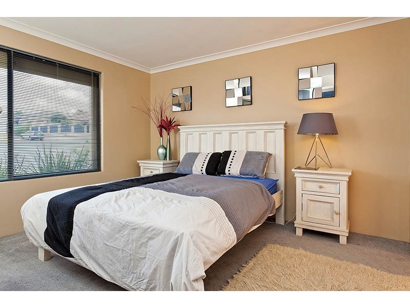 20 Sandleford Way, Hammond Park WA 6164