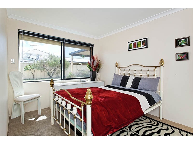 20 Sandleford Way, Hammond Park WA 6164