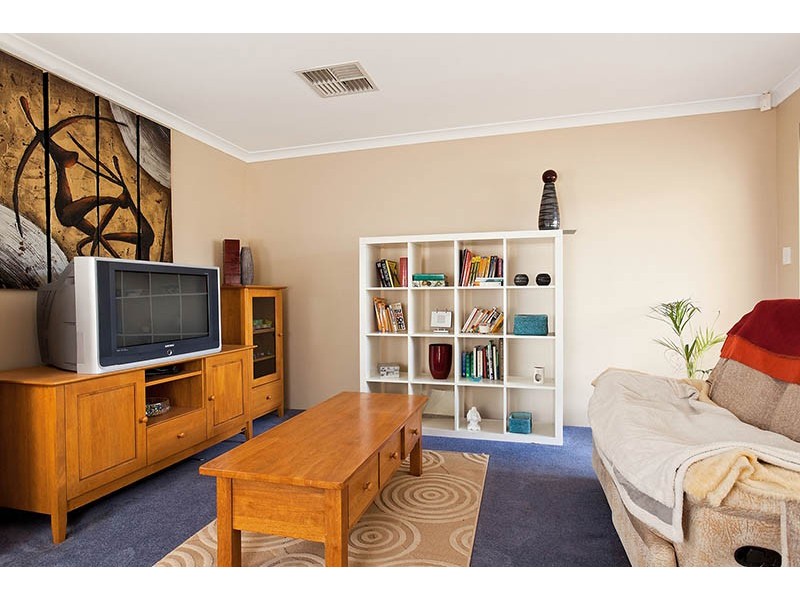 20 Sandleford Way, Hammond Park WA 6164
