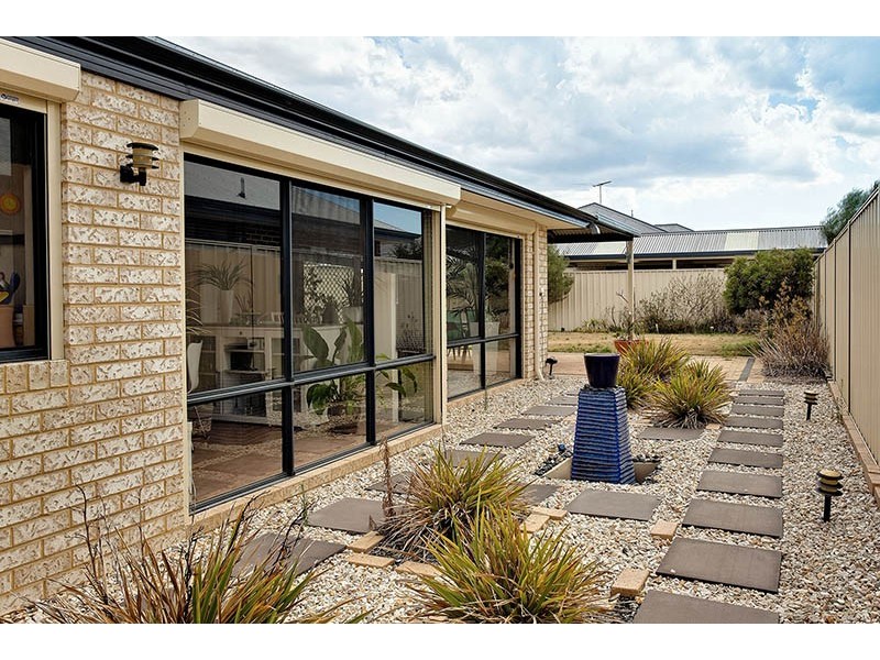 20 Sandleford Way, Hammond Park WA 6164