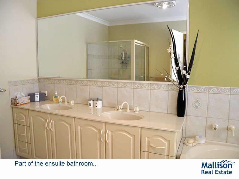 52 Pitt Street, St James WA 6102