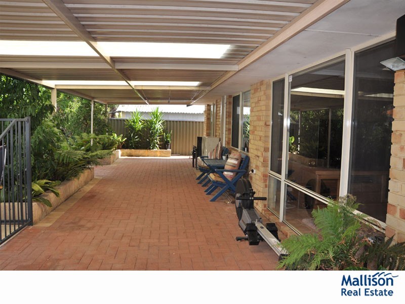 52 Pitt Street, St James WA 6102