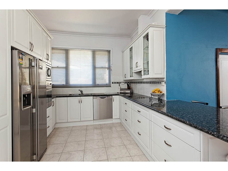 2 Henley Place, Attadale WA 6156