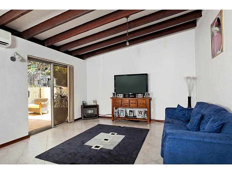 2 Henley Place, Attadale WA 6156