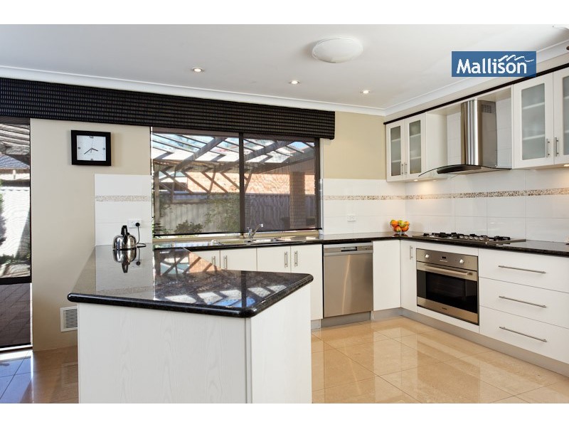 28 HIckory Drive, Thornlie WA 6108