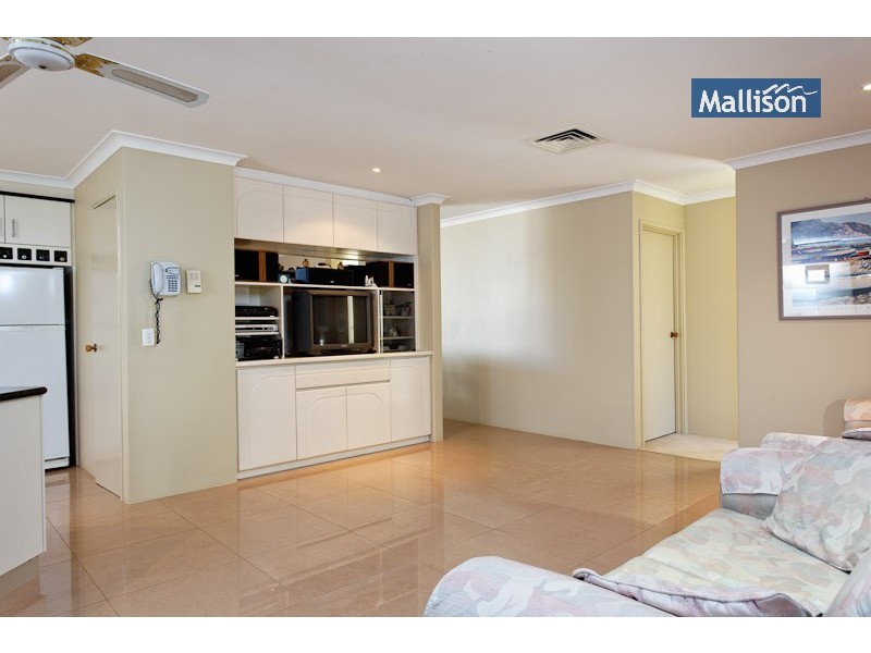 28 HIckory Drive, Thornlie WA 6108