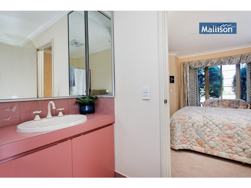 28 HIckory Drive, Thornlie WA 6108