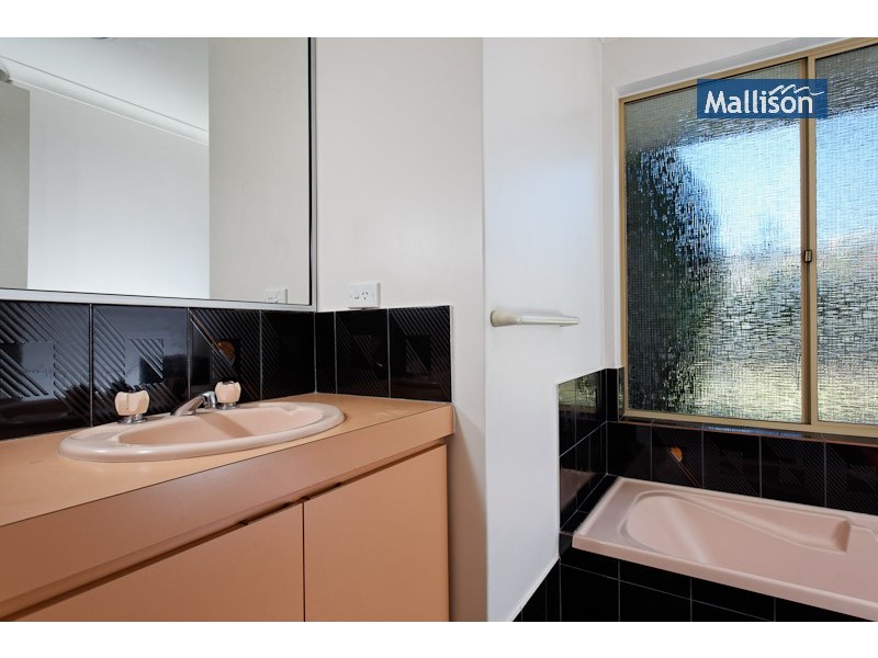 28 HIckory Drive, Thornlie WA 6108