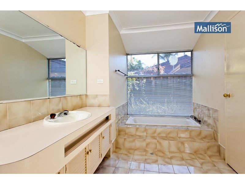 48 Findlay Road, Leeming WA 6149