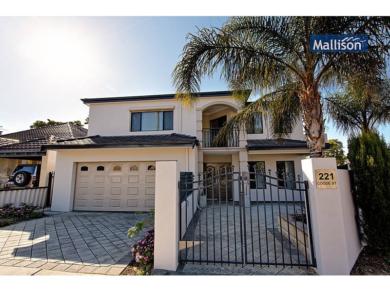 221 Coode Street, Como WA 6152