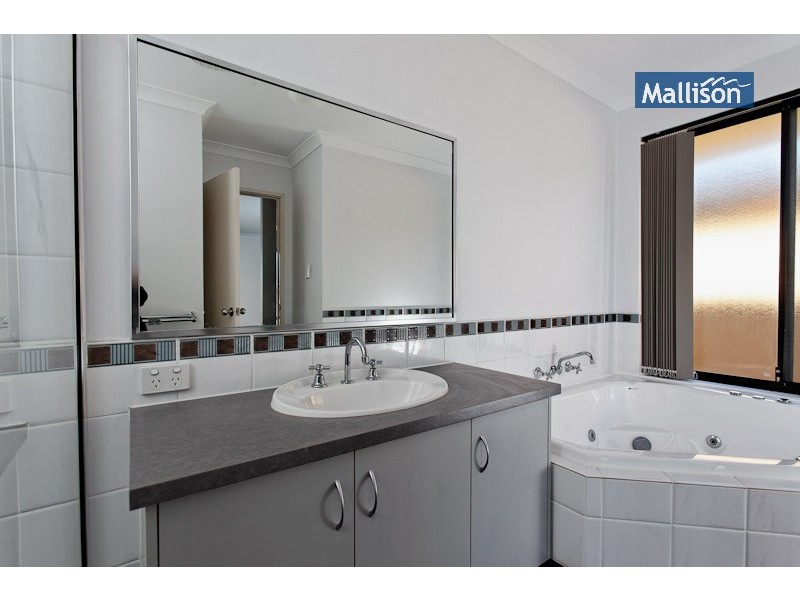 148 Amherst Road, Canning Vale WA 6155