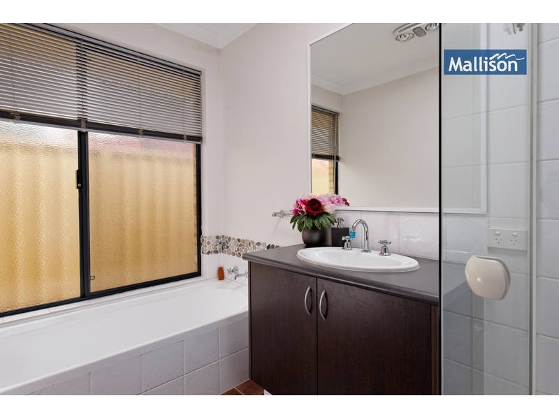 10 Davenport Promenade, Canning Vale WA 6155