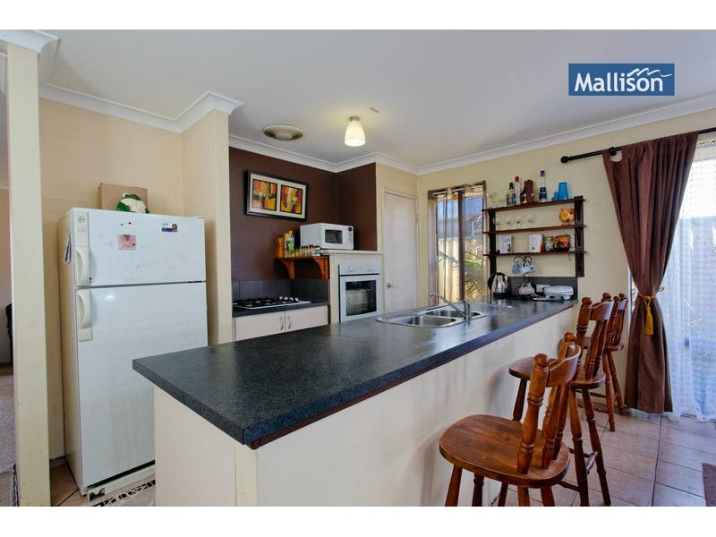 16 Champion Drive, Bertram WA 6167