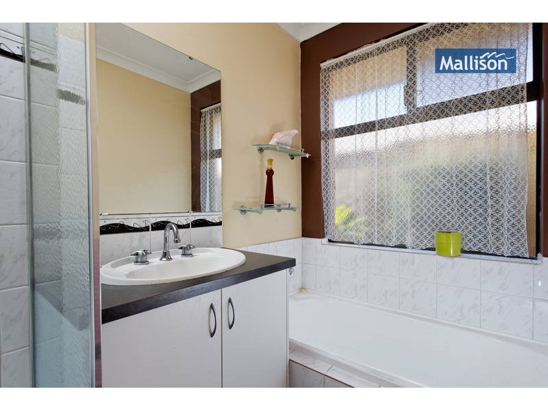 16 Champion Drive, Bertram WA 6167