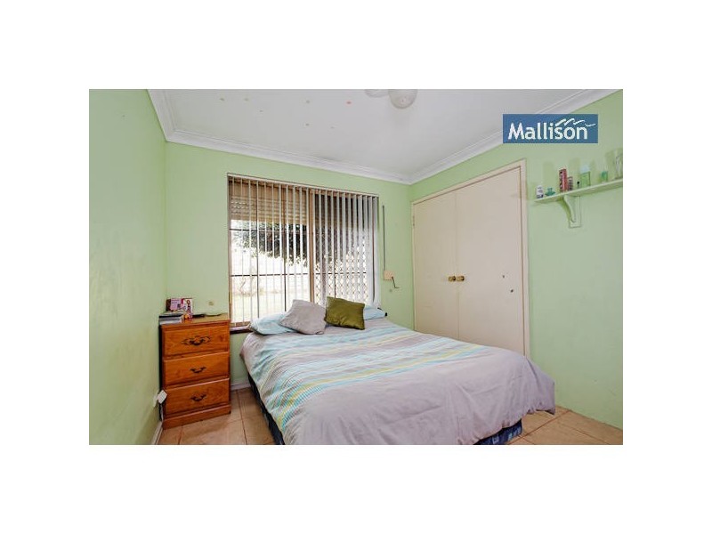 43 Forestlakes Drive, Thornlie WA 6108