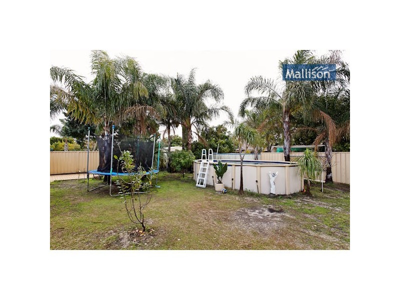 43 Forestlakes Drive, Thornlie WA 6108