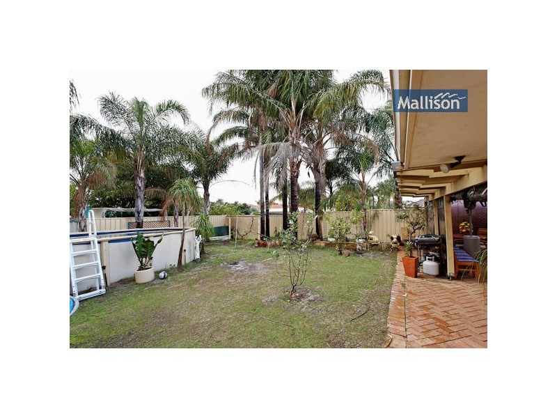 43 Forestlakes Drive, Thornlie WA 6108