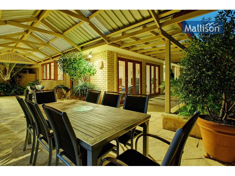 4  Lourens Dale, Winthrop WA 6150