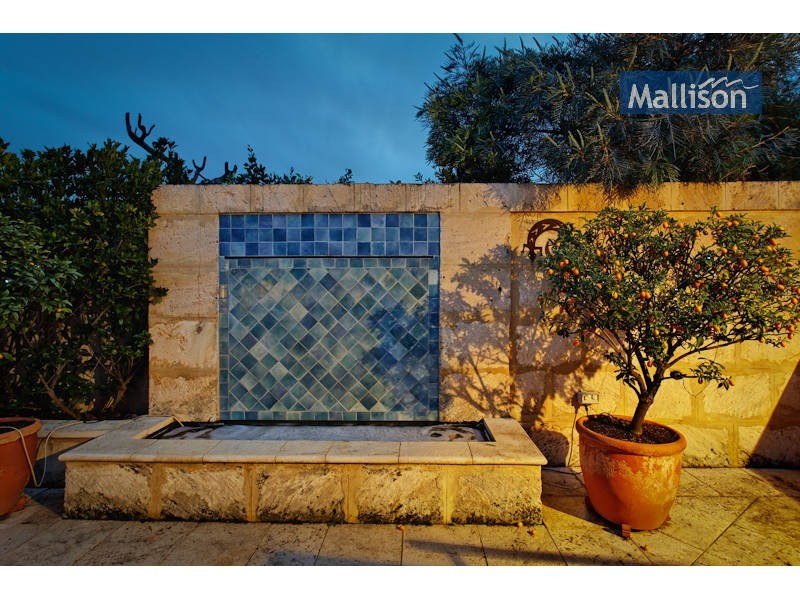 4  Lourens Dale, Winthrop WA 6150