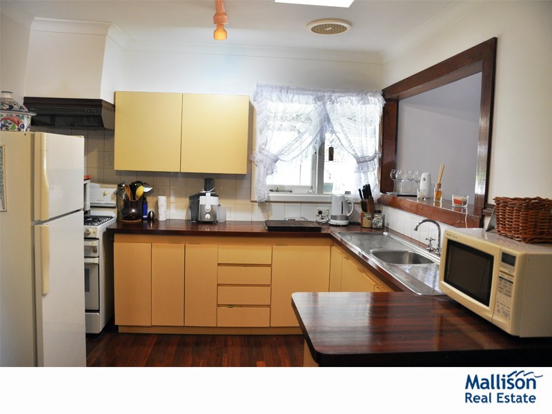 214 Marangaroo Drive, Girrawheen WA 6064