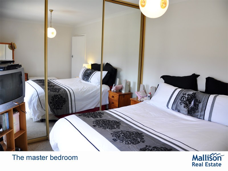 214 Marangaroo Drive, Girrawheen WA 6064